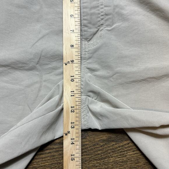 Eddie Bauer Shorts Mens 32 Beige Cargo Hiking Outdoor Utility Mesh Pocket - Picture 9 of 12